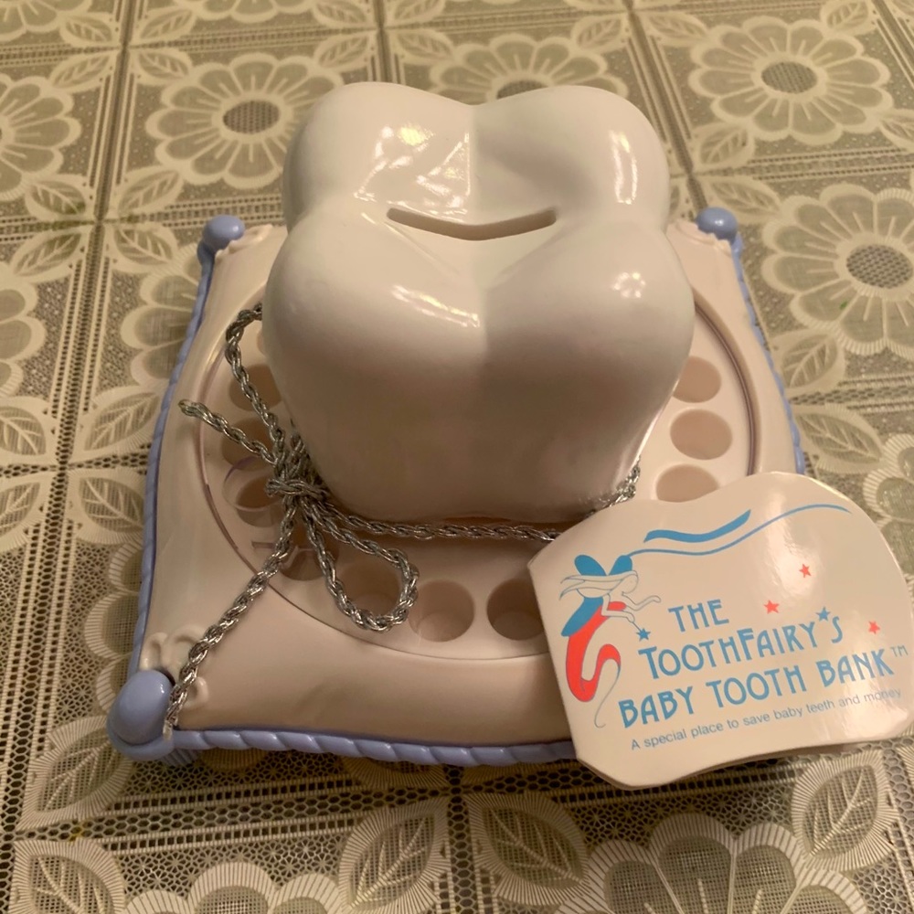 Baby tooth bank